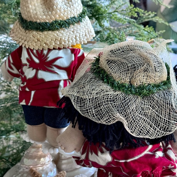 Hawaiian Boy Hawaiian Girl Christmas Dolls - Picture 5 of 7